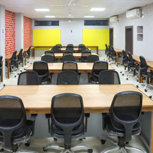 Comfortable ergonomic seating area for hot desking members
